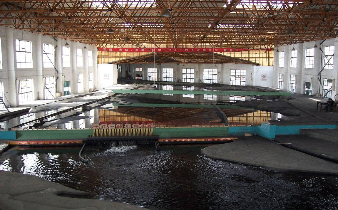 三峡坝区泥沙试验厅1.png